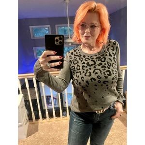 Leopard Crew Neck Pullover